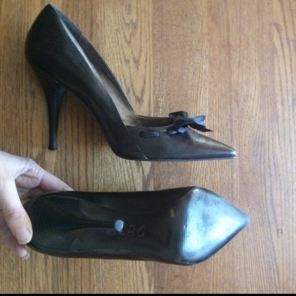 BCBG Black Leather w/ Ribbon Bow Detail Pumps Sz 8.5 Retro Romantic Holiday Work - Picture 14 of 16